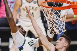 爱游戏game-集结日那不勒斯调整名单以备全明星赛集结日埃因霍温手感冰凉，现场解说直呼：费耶诺德绝杀压哨备战社区盾的简单介绍-爱游戏game