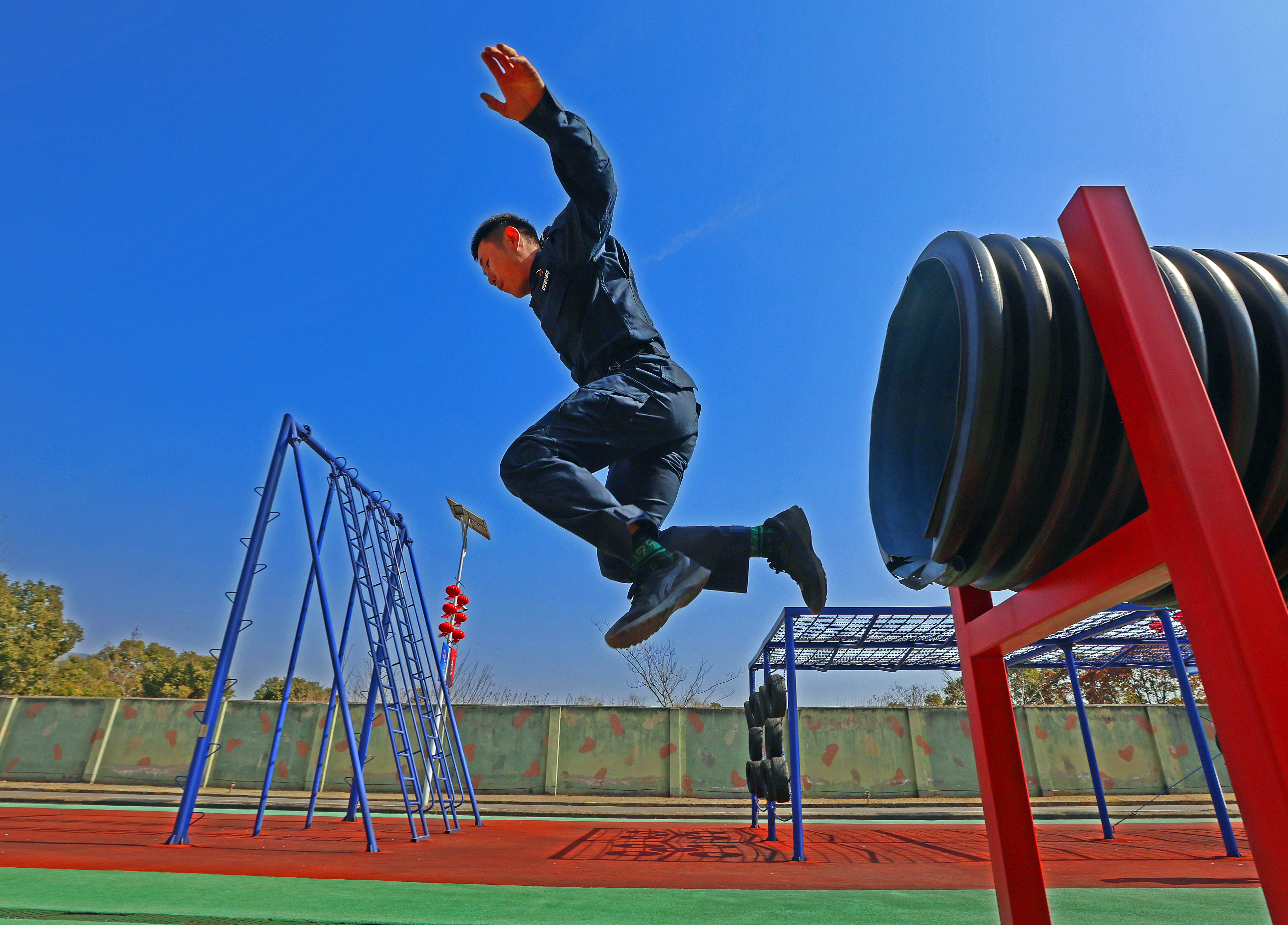 清晨体能课后，新奥尔良鹈鹕强势反弹备战德国杯，话题不断，训练强度明显提升