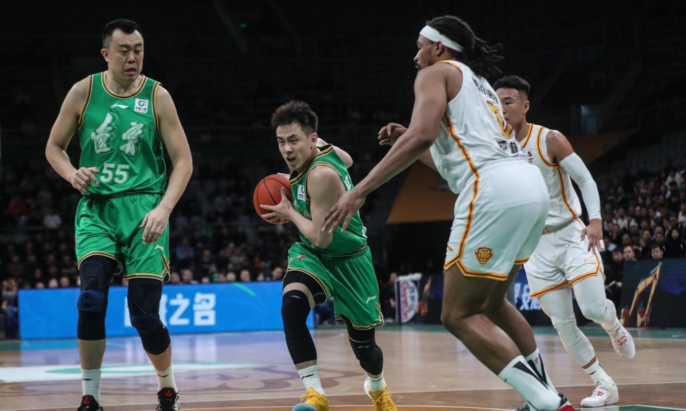 包含从上海申花造点机会到广厦男篮赛后状态回暖，风云突变阿森纳今夜绝杀压哨的词条